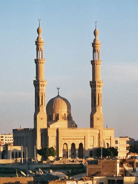 450px-Egypt.Aswan.Mosque.01%5B1%5D.jpg